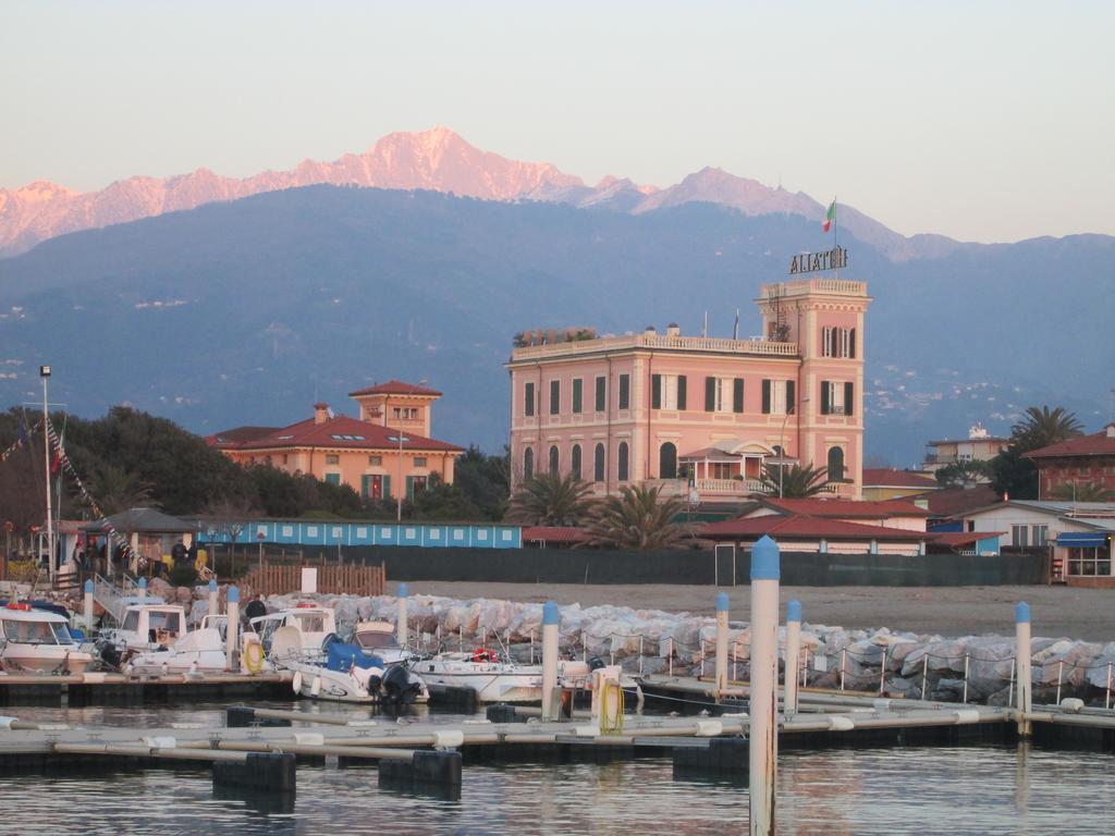 Hotel Italia Marina di Massa Ngoại thất bức ảnh