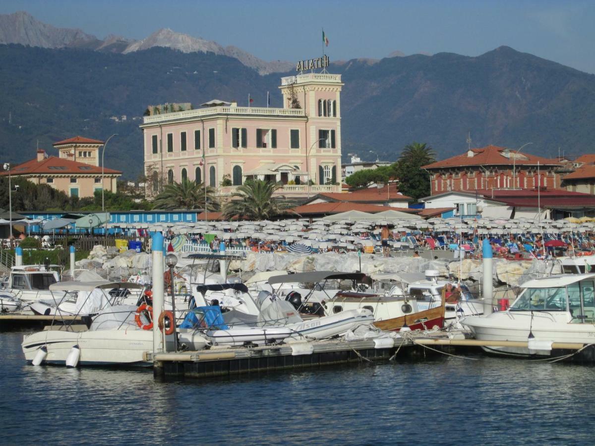Hotel Italia Marina di Massa Ngoại thất bức ảnh